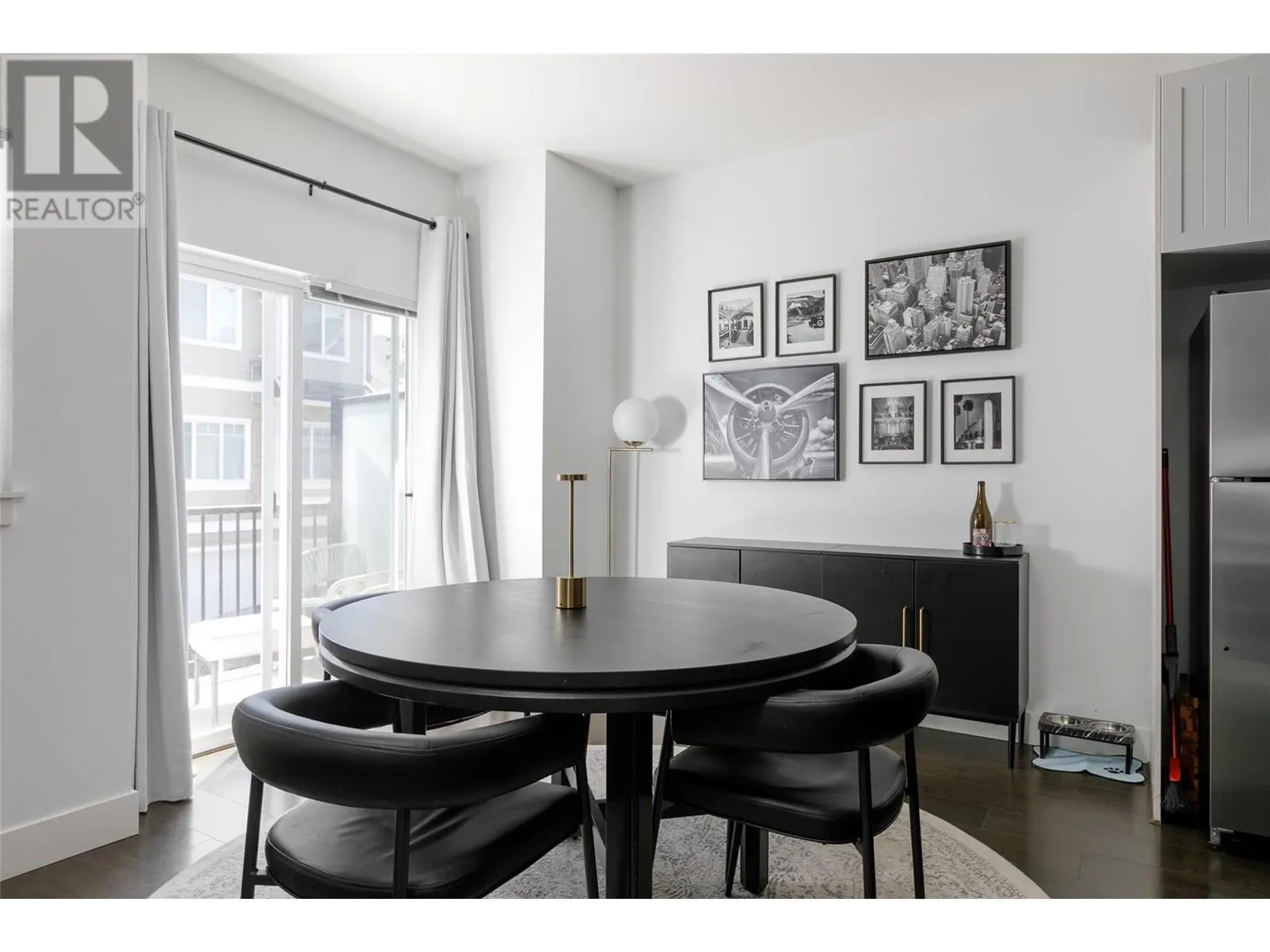 600 SHERWOOD Road Unit# 21