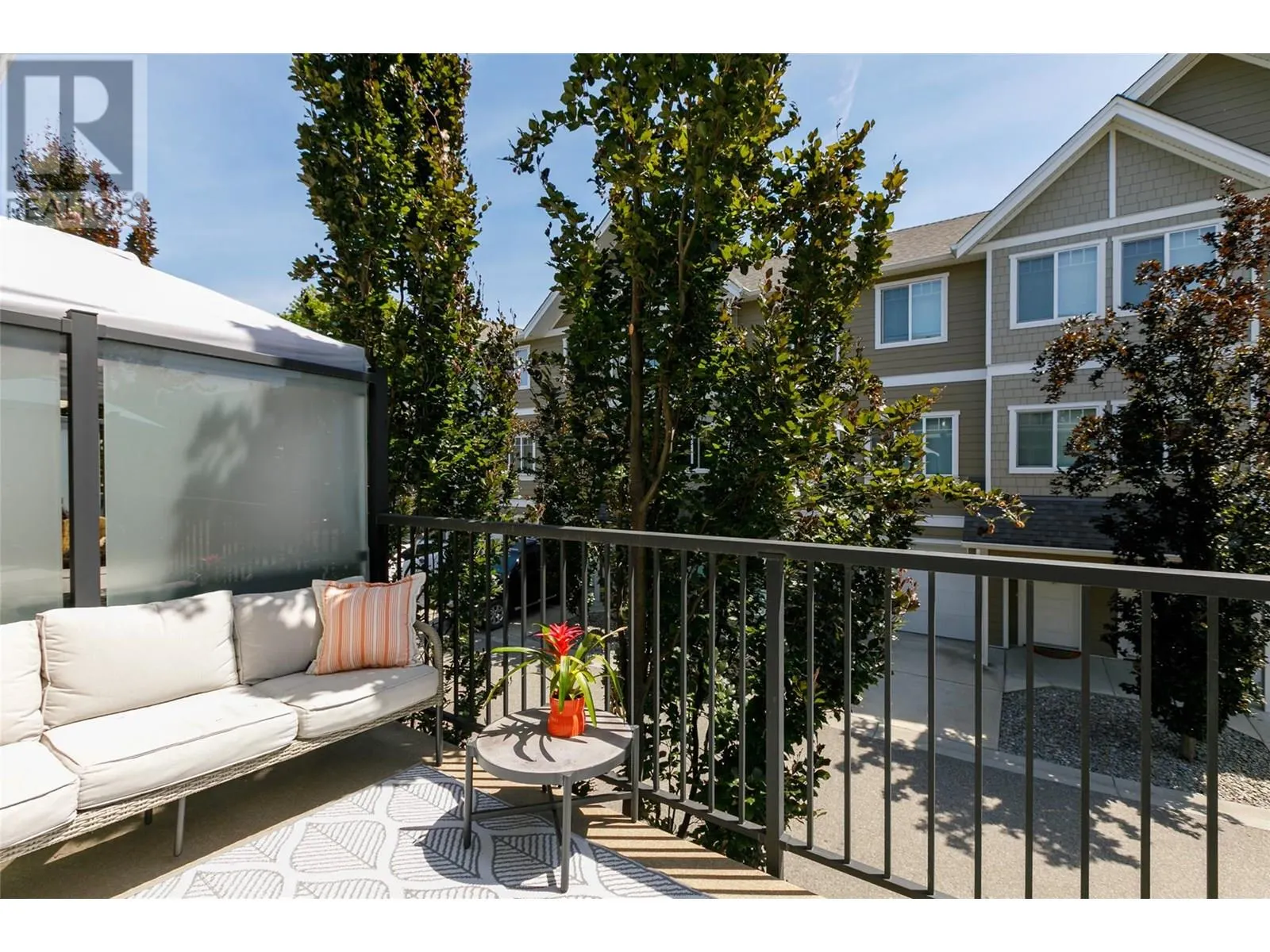 600 SHERWOOD Road Unit# 21