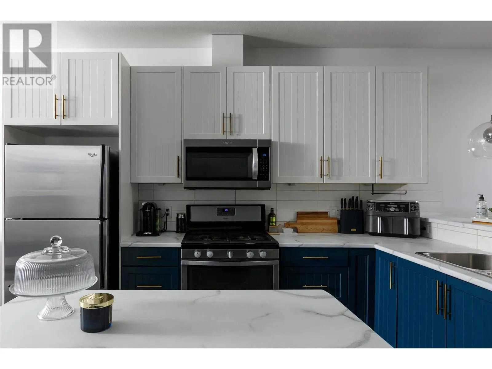 600 SHERWOOD Road Unit# 21