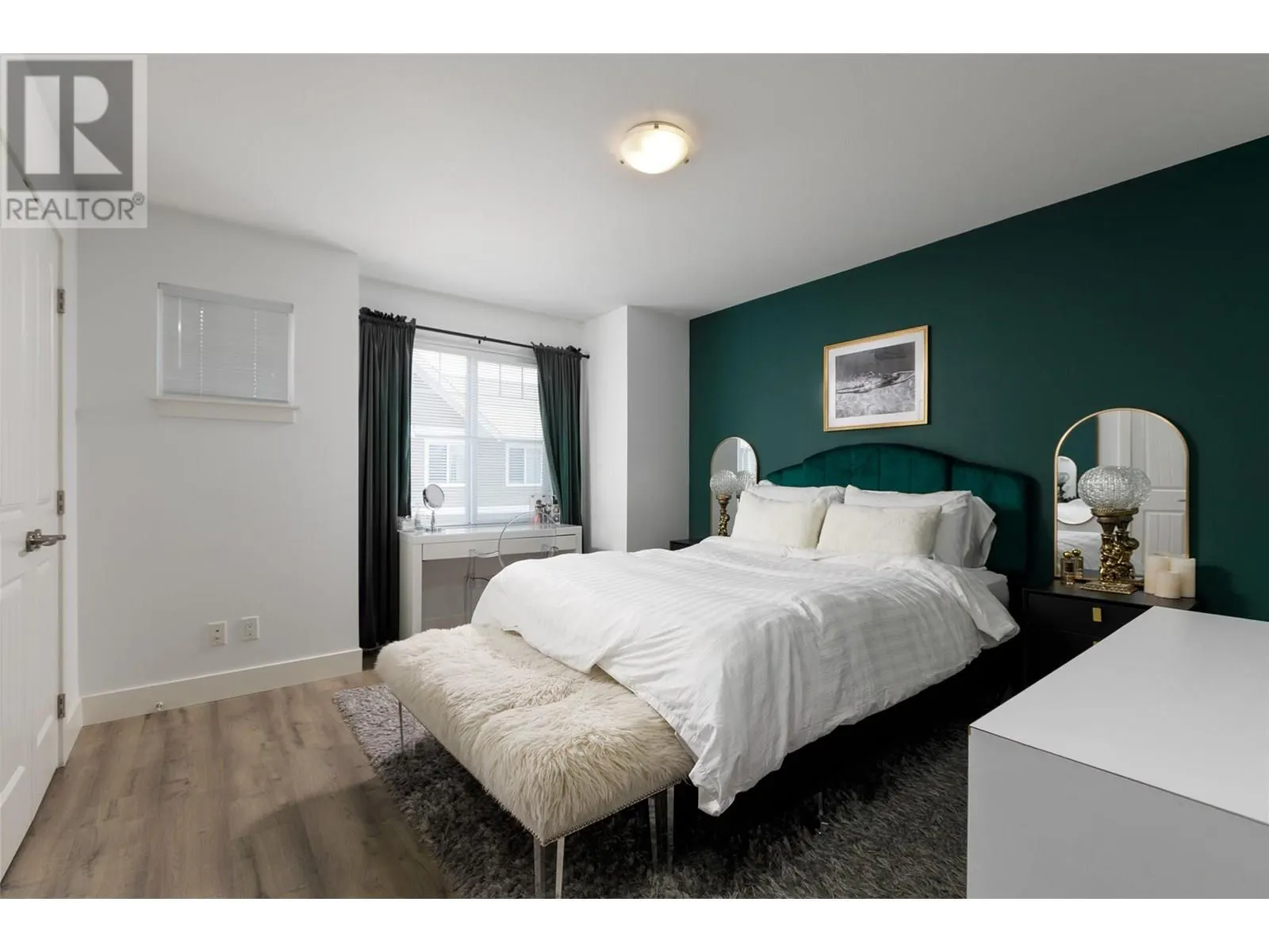 600 SHERWOOD Road Unit# 21