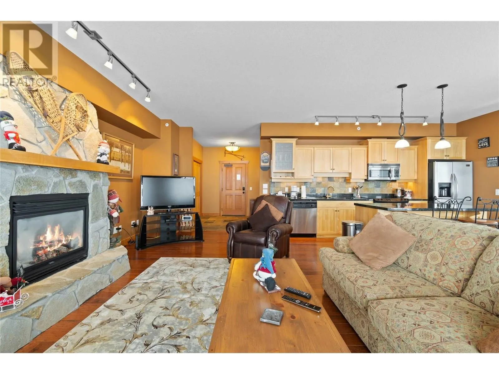 315 Whitehorse Lane Unit# 303