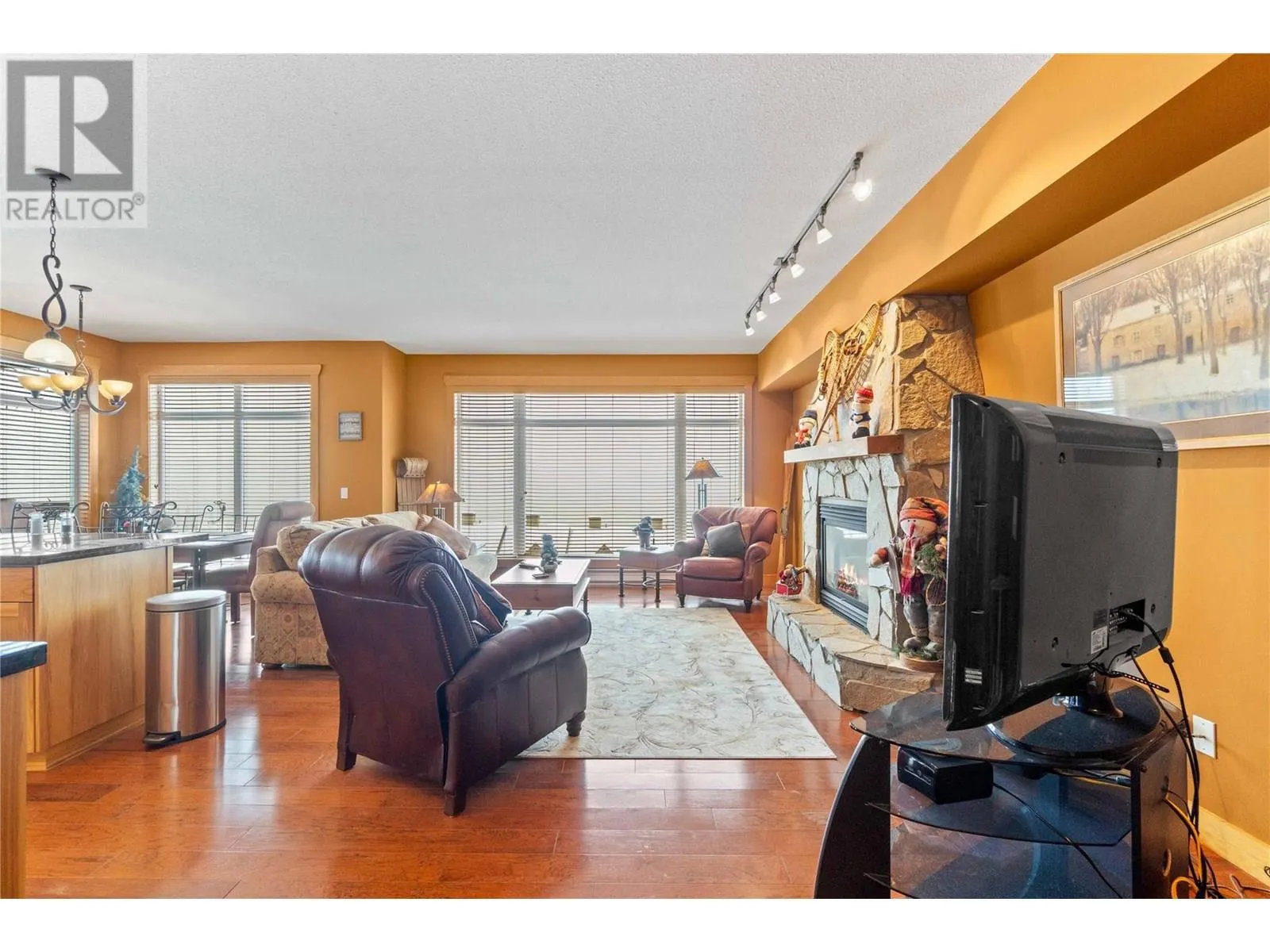 315 Whitehorse Lane Unit# 303