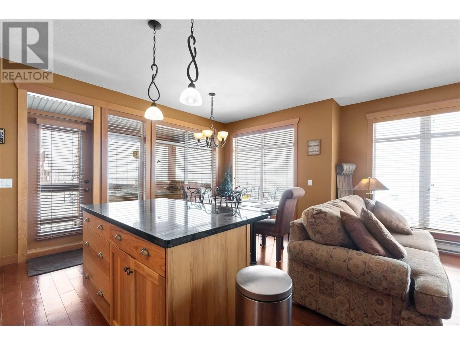 315 Whitehorse Lane Unit# 303