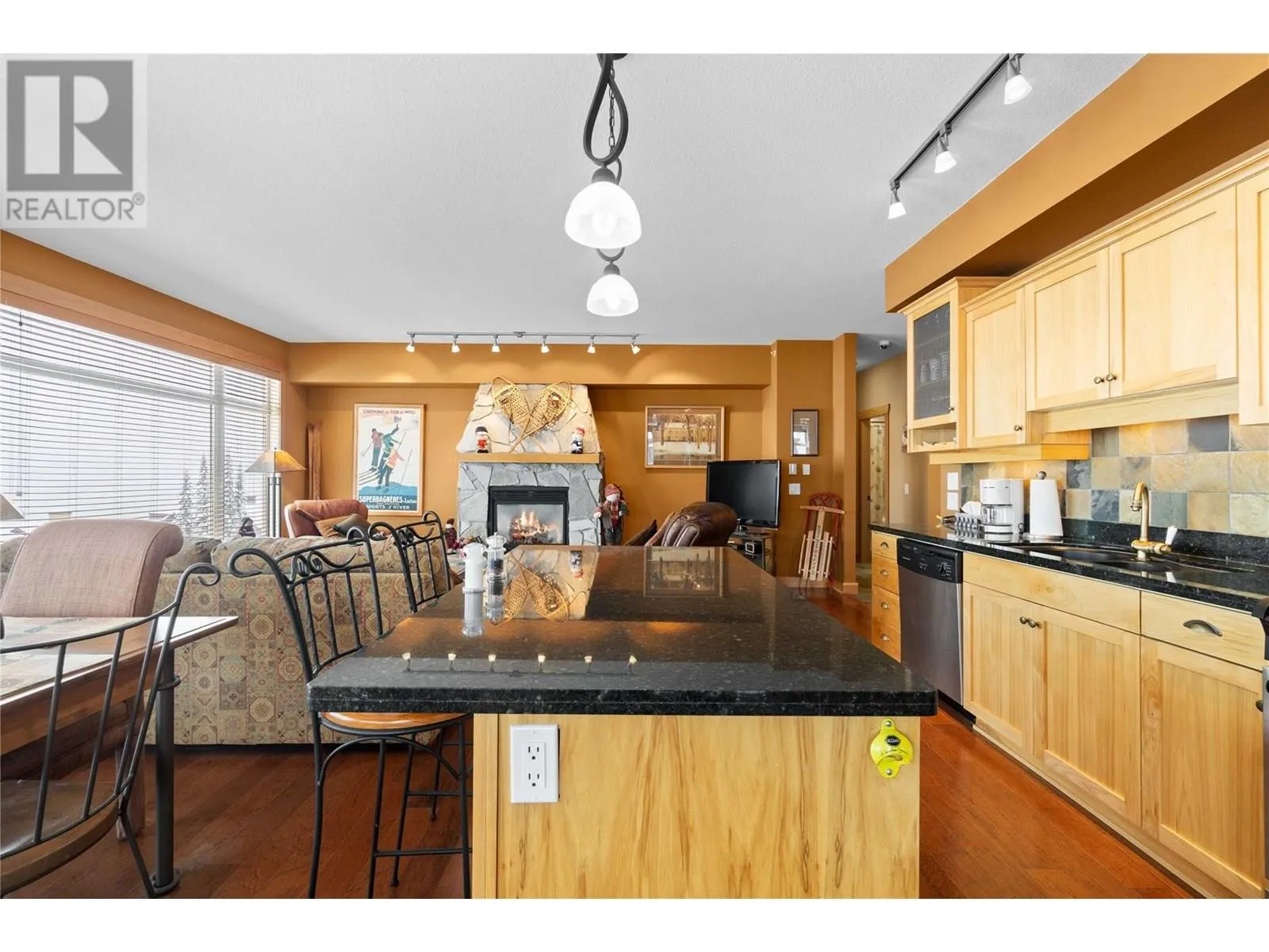 315 Whitehorse Lane Unit# 303