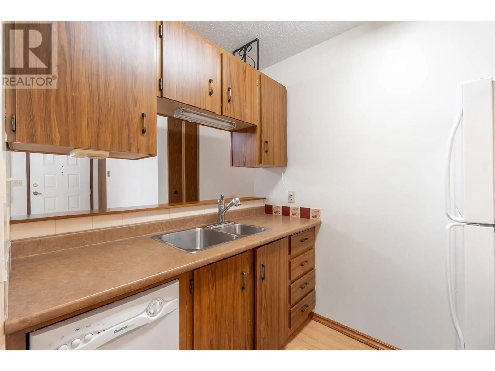 5862 Airport Street Unit# 3