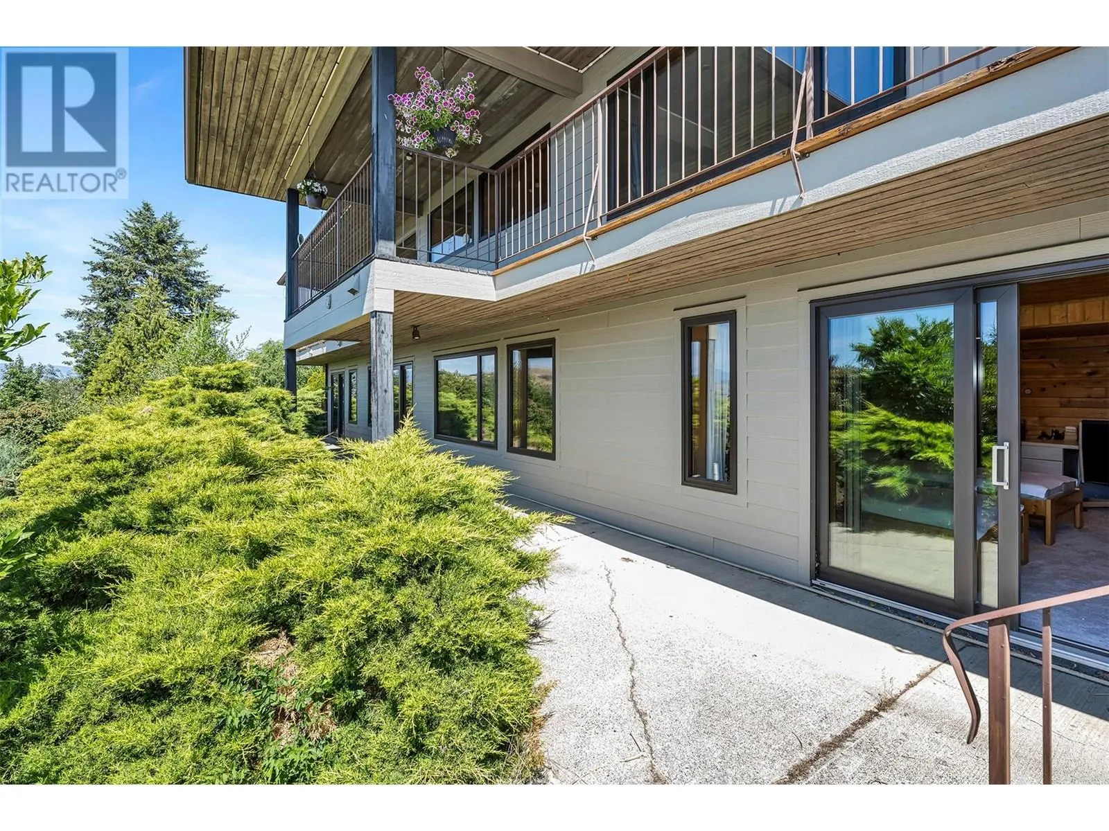 460 Crestview Drive