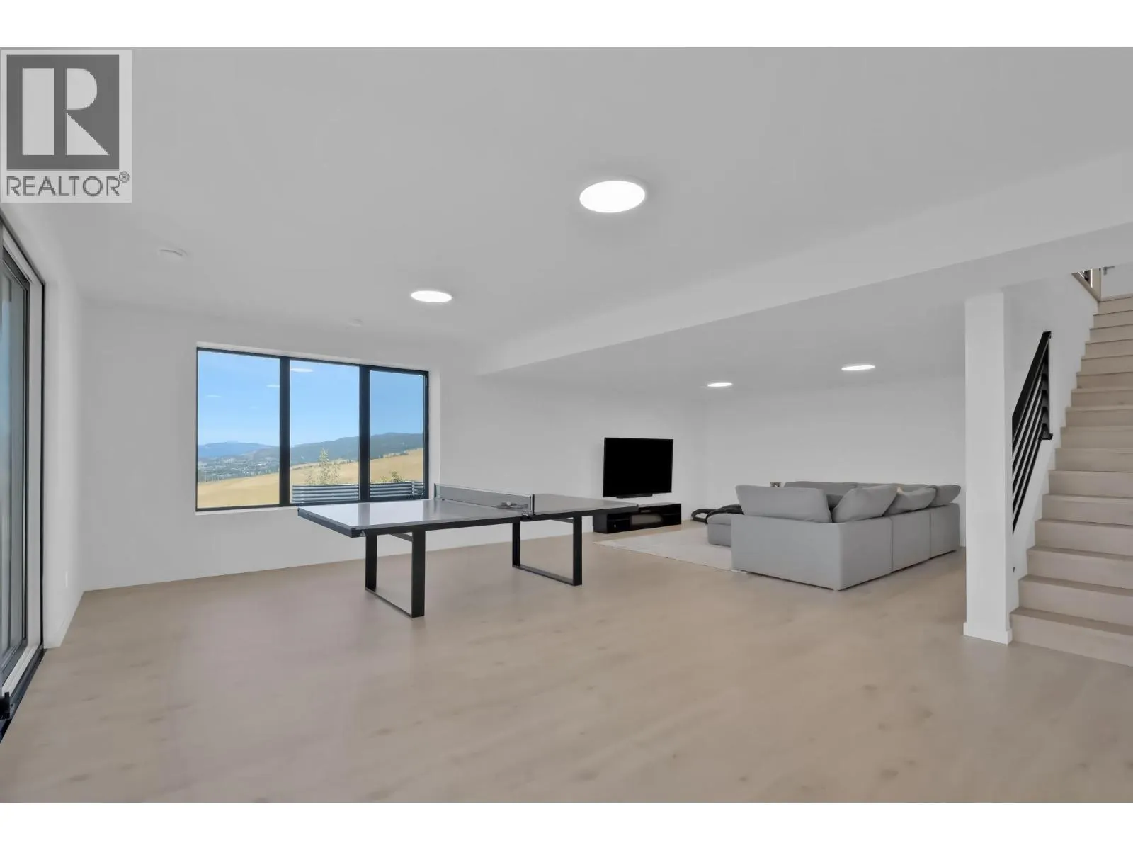2192 Ryegrass Road