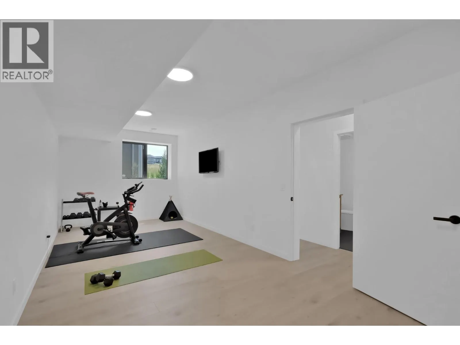 2192 Ryegrass Road