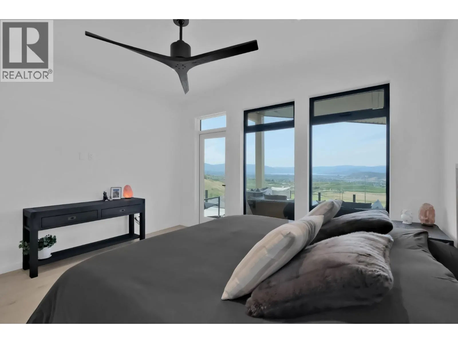 2192 Ryegrass Road