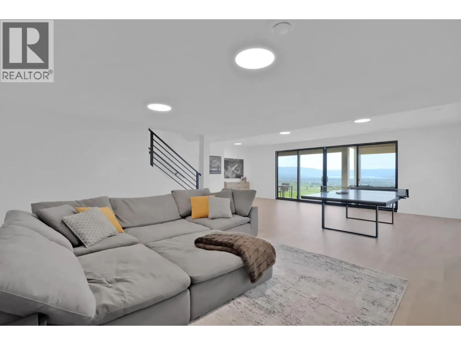 2192 Ryegrass Road