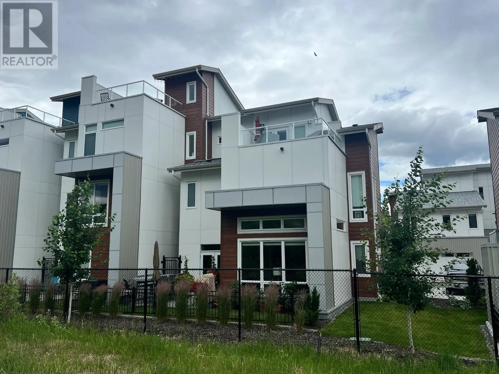 3719 Woodsdale Unit# 21
