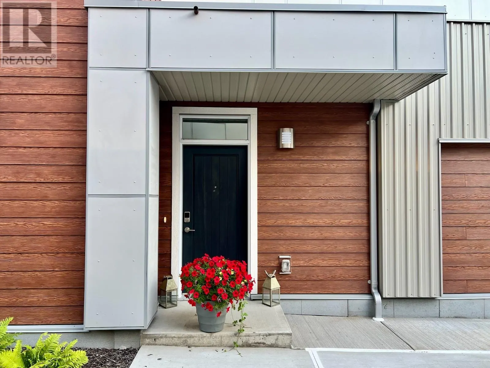 3719 Woodsdale Unit# 21