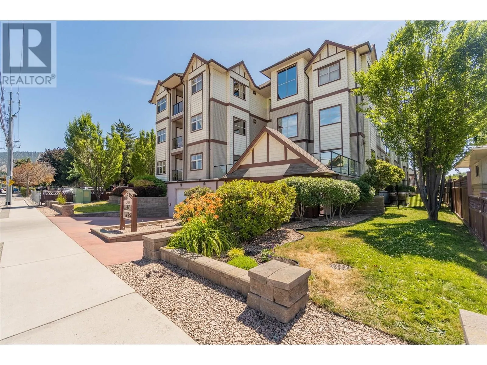 240 Wade Avenue W Avenue Unit# 204