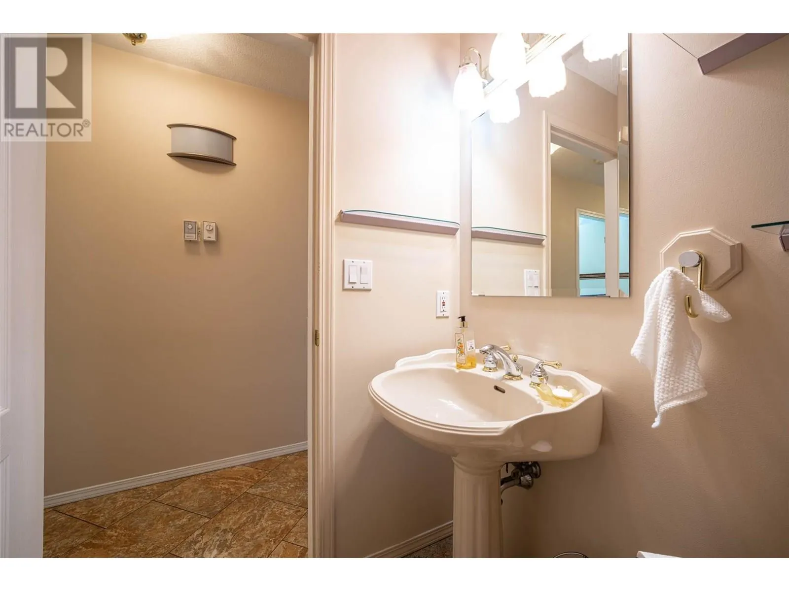 2595 Catherine Place Unit# 15