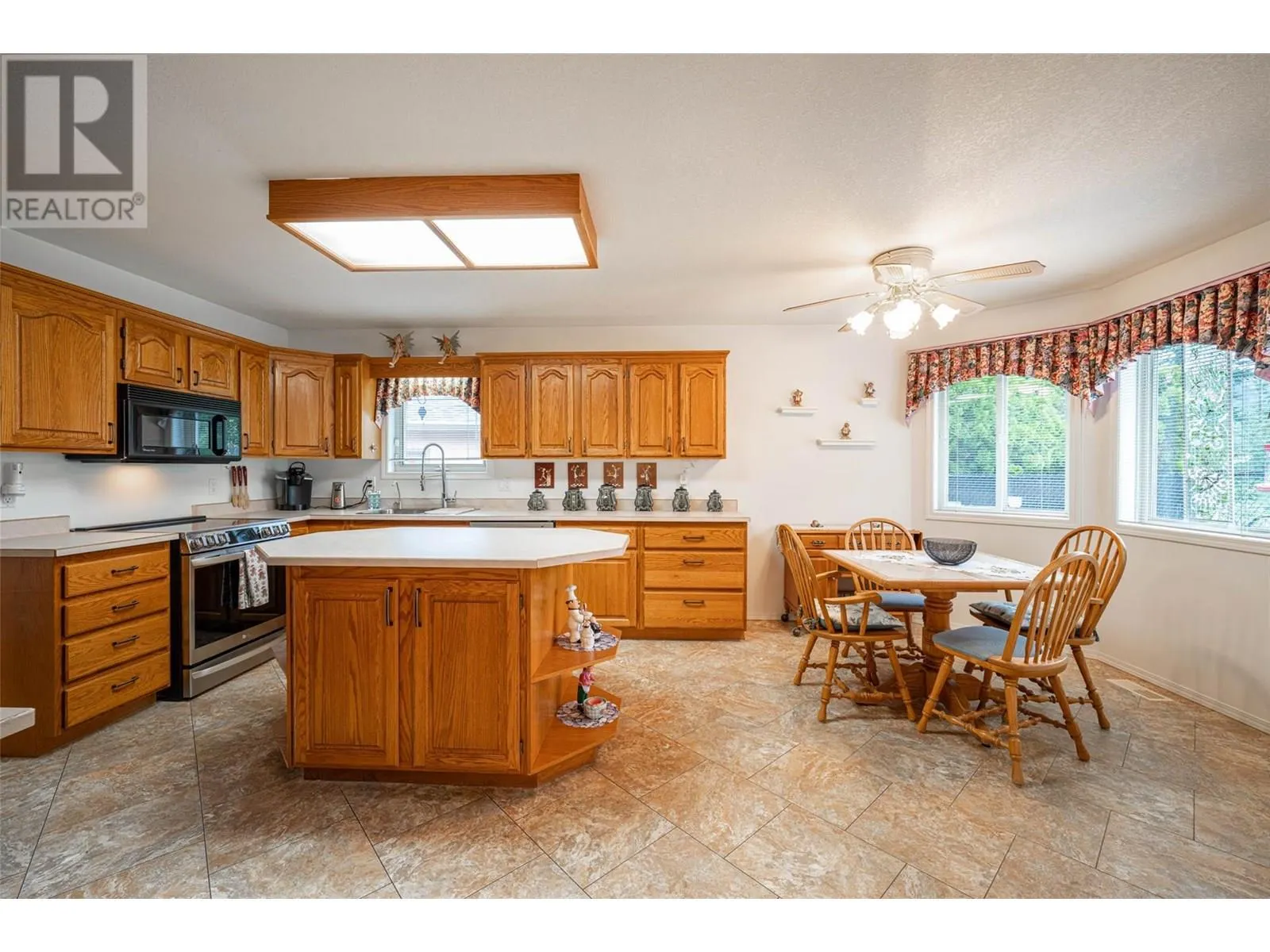 2595 Catherine Place Unit# 15