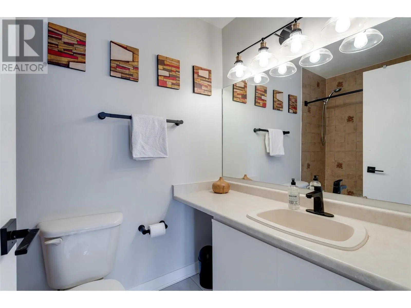 1056 Bernard Avenue Unit# 305 Lot# 43