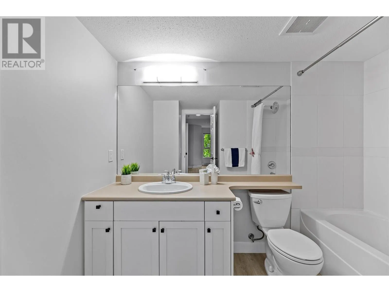 1083 Sunset Drive Unit# 319