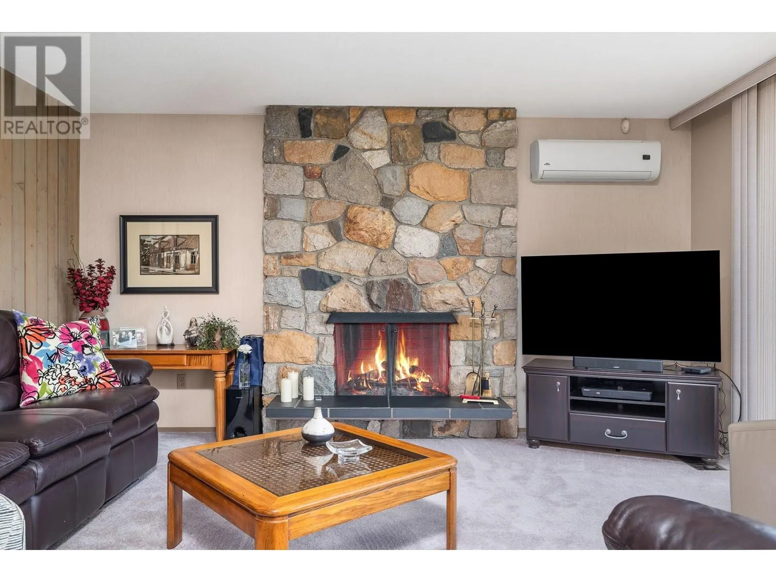 3921 15 Crescent