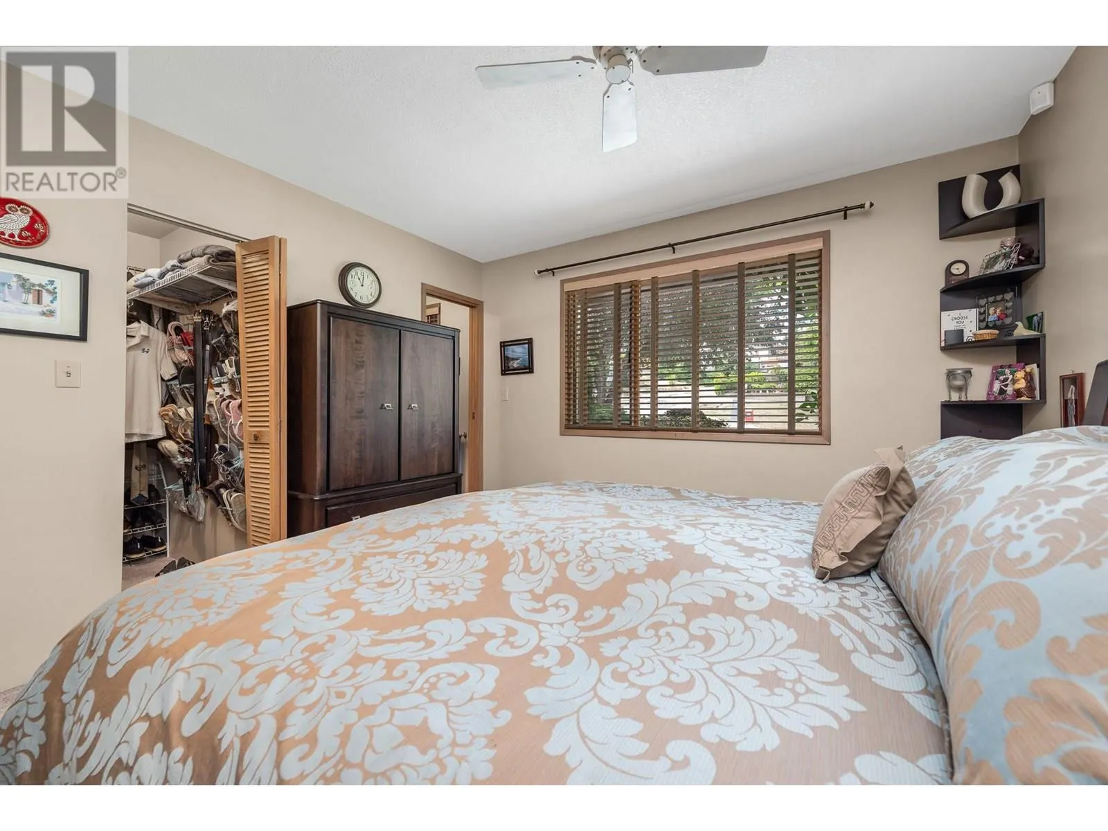 3921 15 Crescent