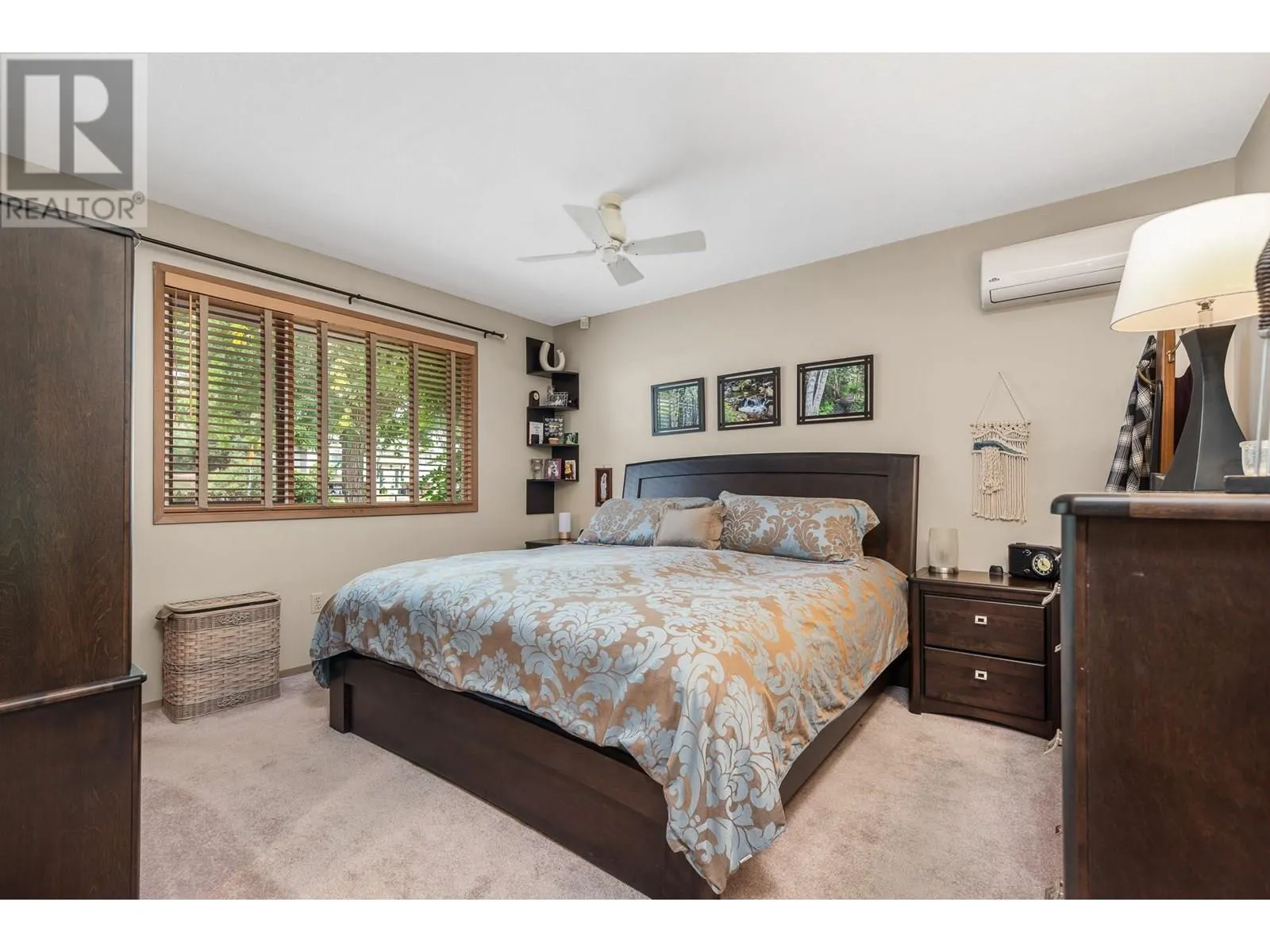 3921 15 Crescent