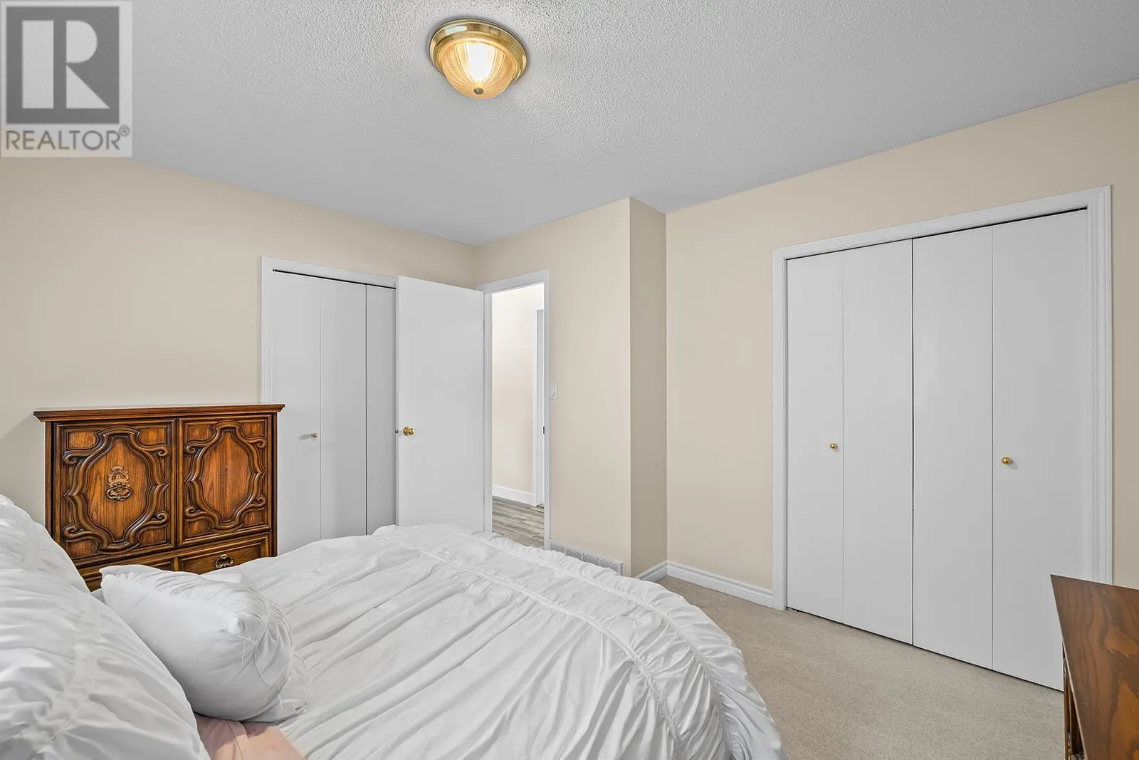 1085 Tamarack Drive