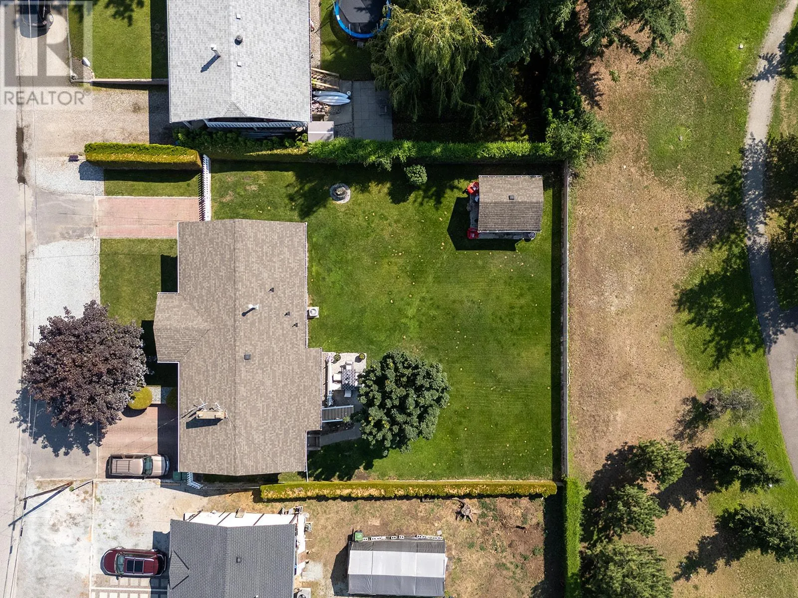 1085 Tamarack Drive