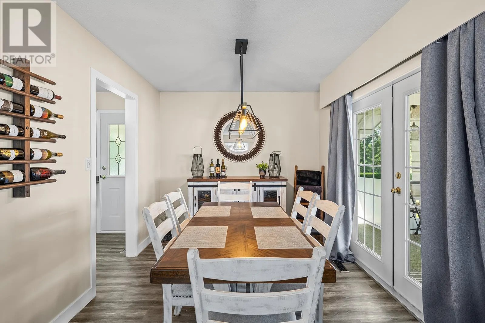1085 Tamarack Drive