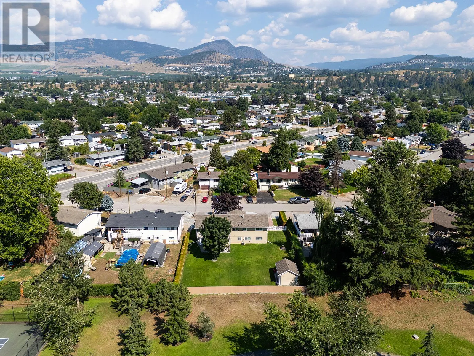 1085 Tamarack Drive