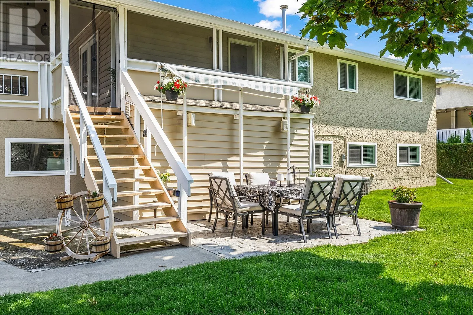 1085 Tamarack Drive