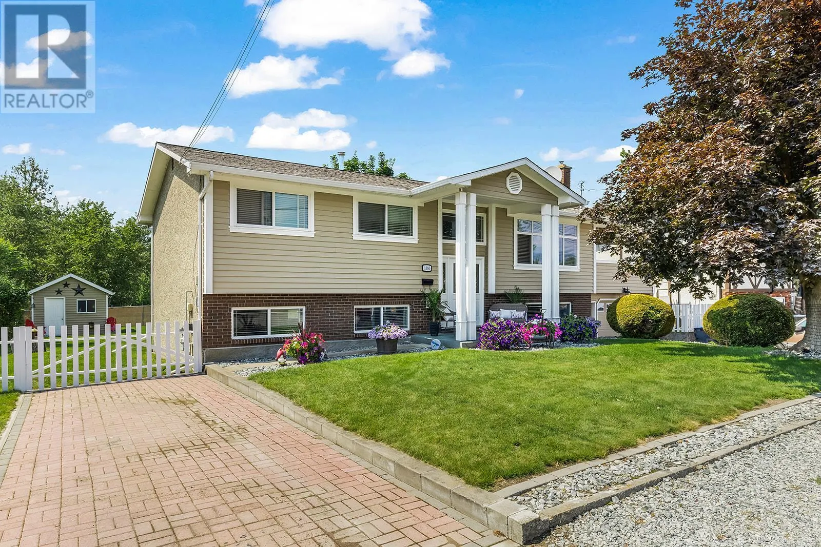1085 Tamarack Drive