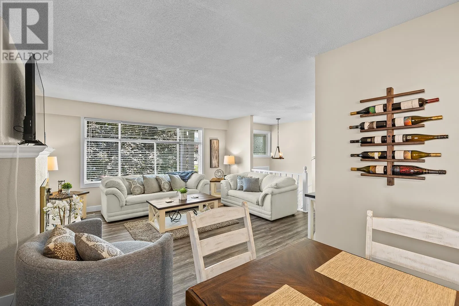 1085 Tamarack Drive