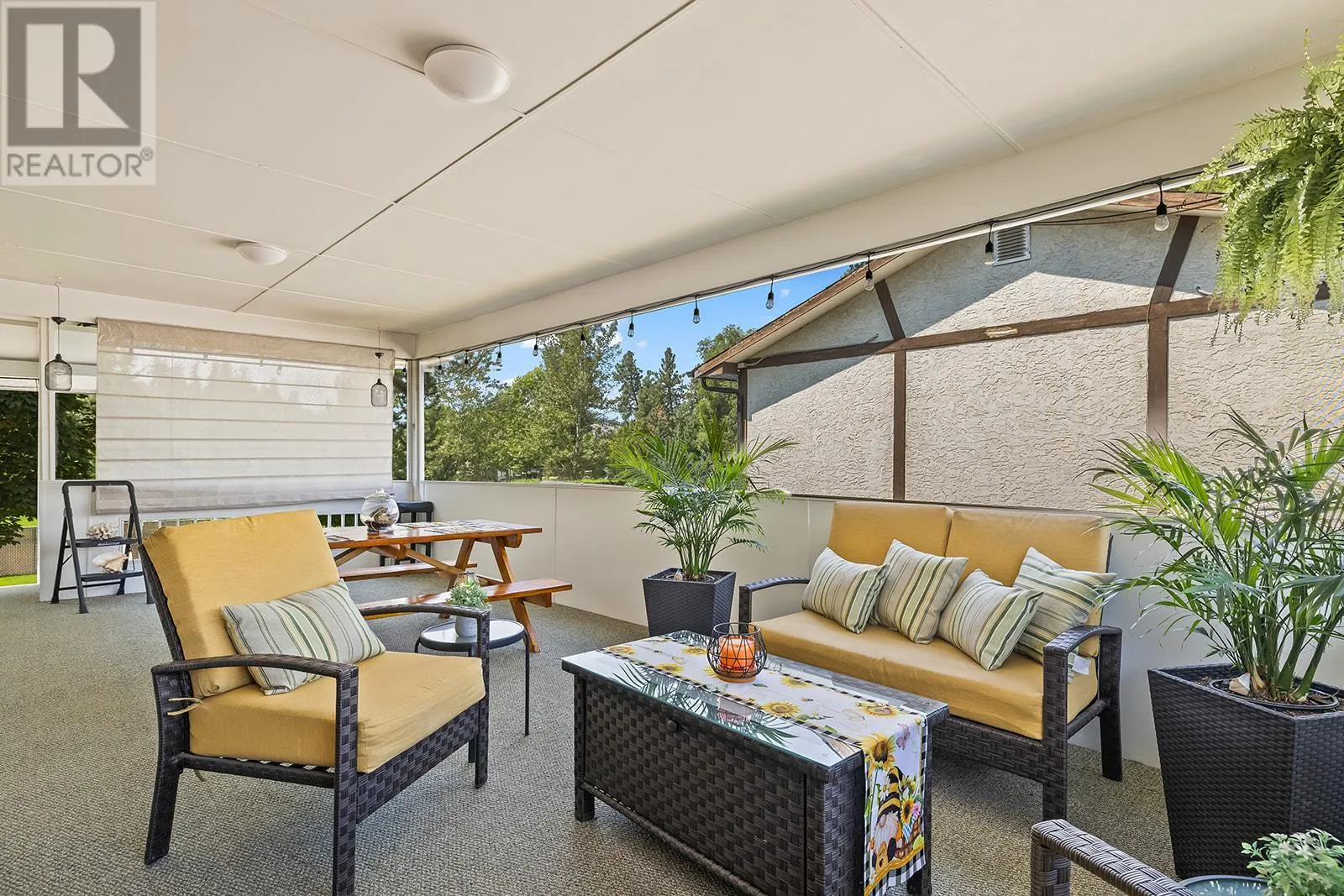 1085 Tamarack Drive