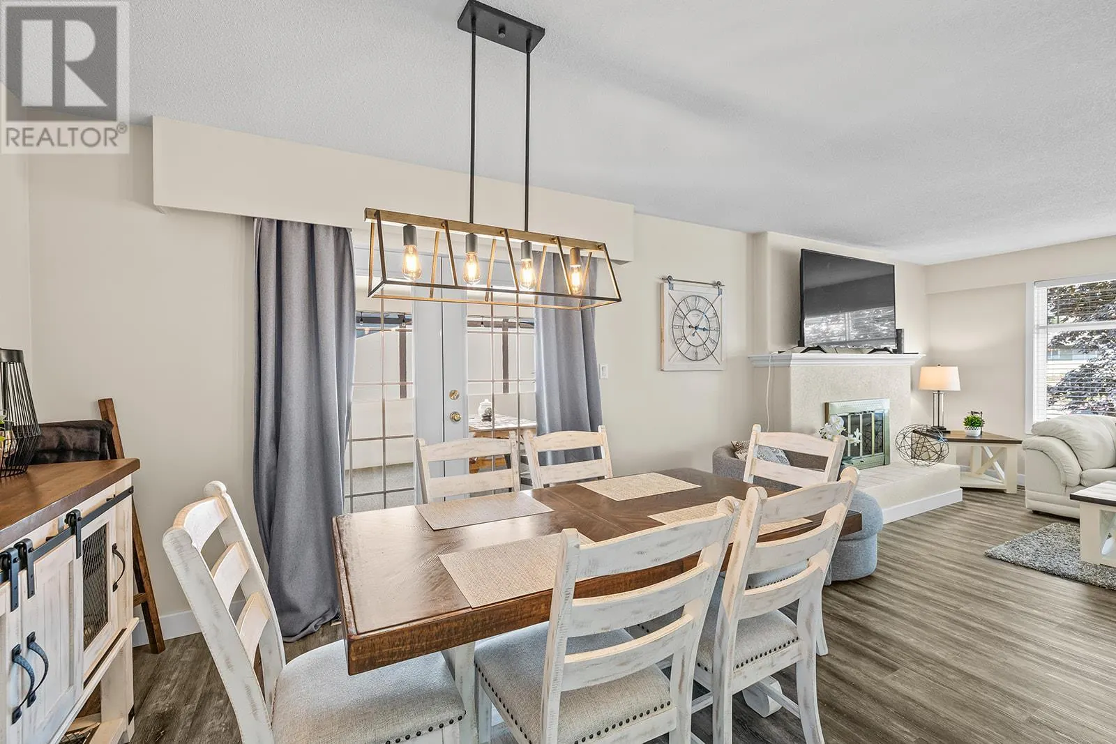 1085 Tamarack Drive