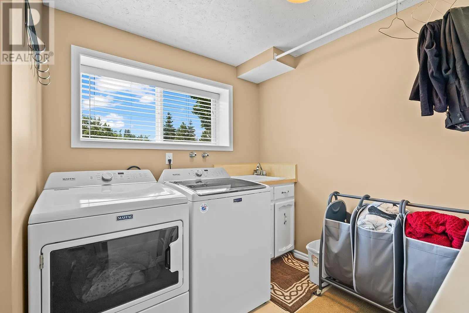 1085 Tamarack Drive