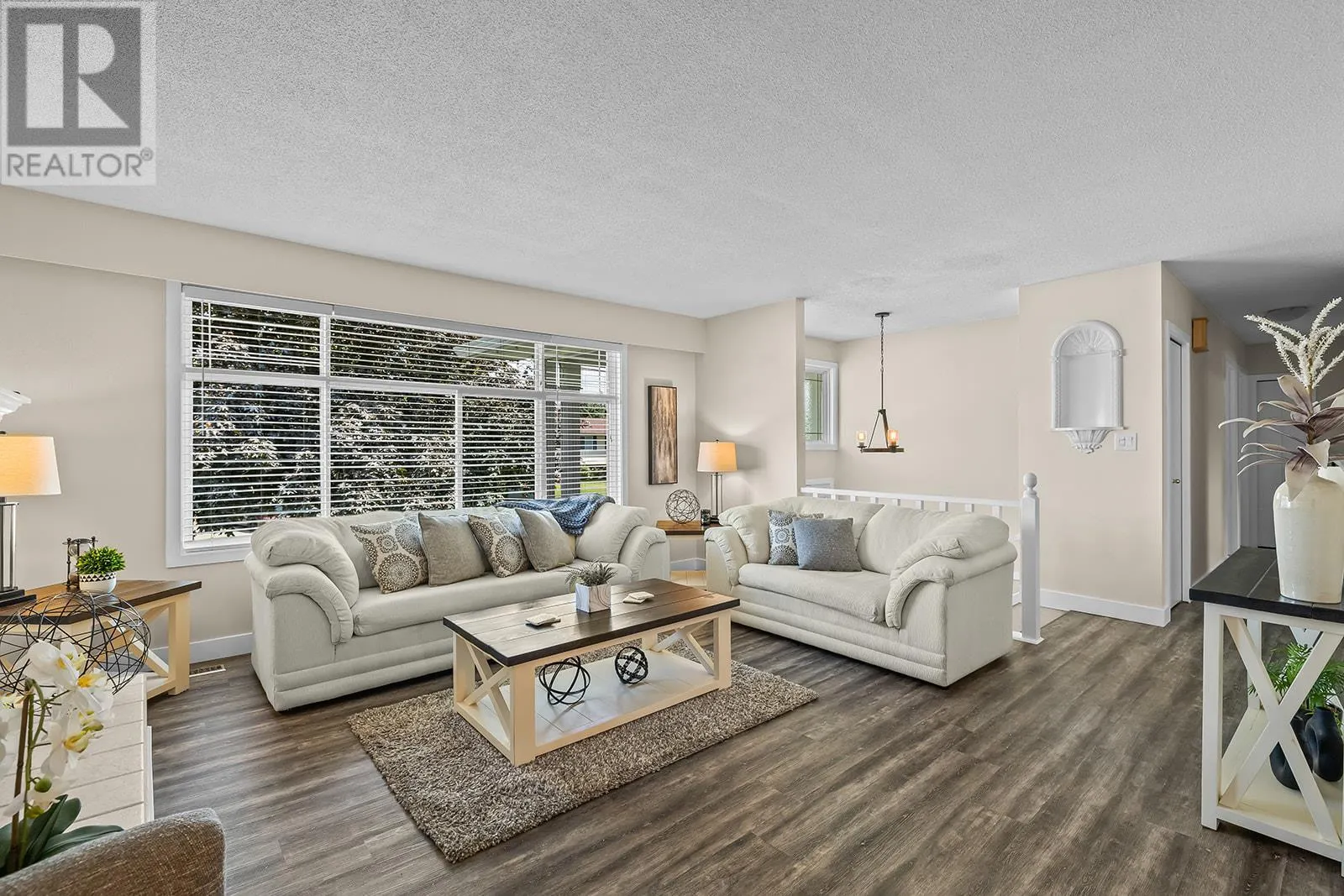 1085 Tamarack Drive