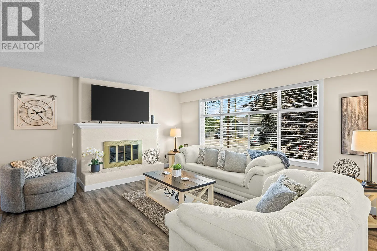1085 Tamarack Drive