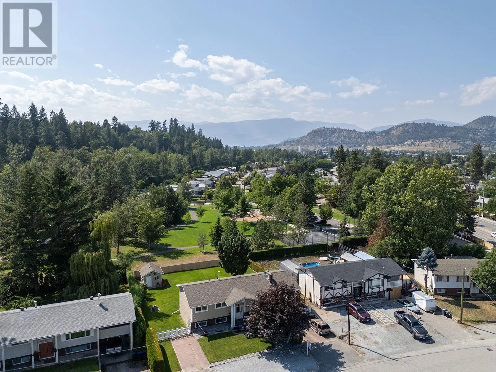 1085 Tamarack Drive