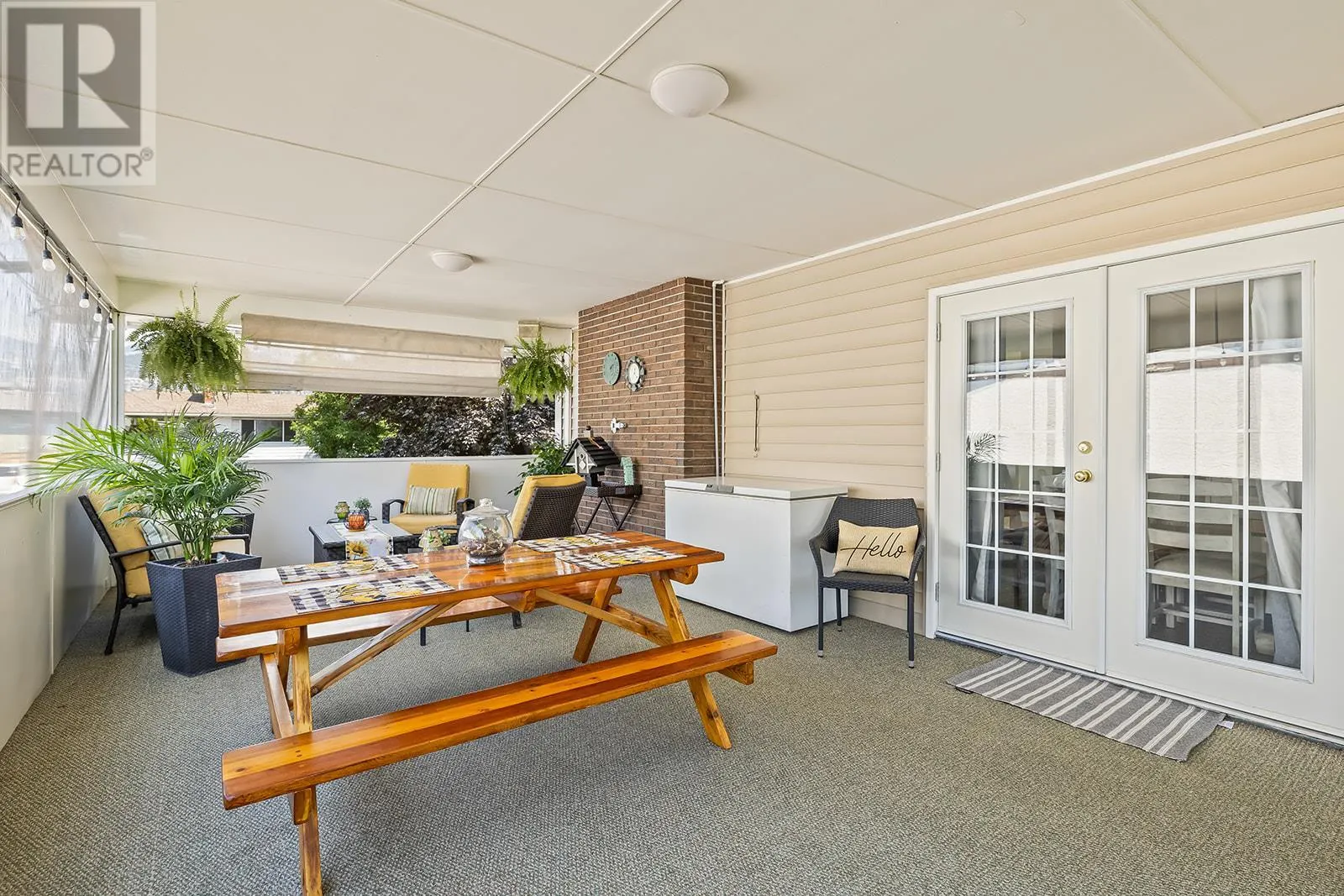 1085 Tamarack Drive