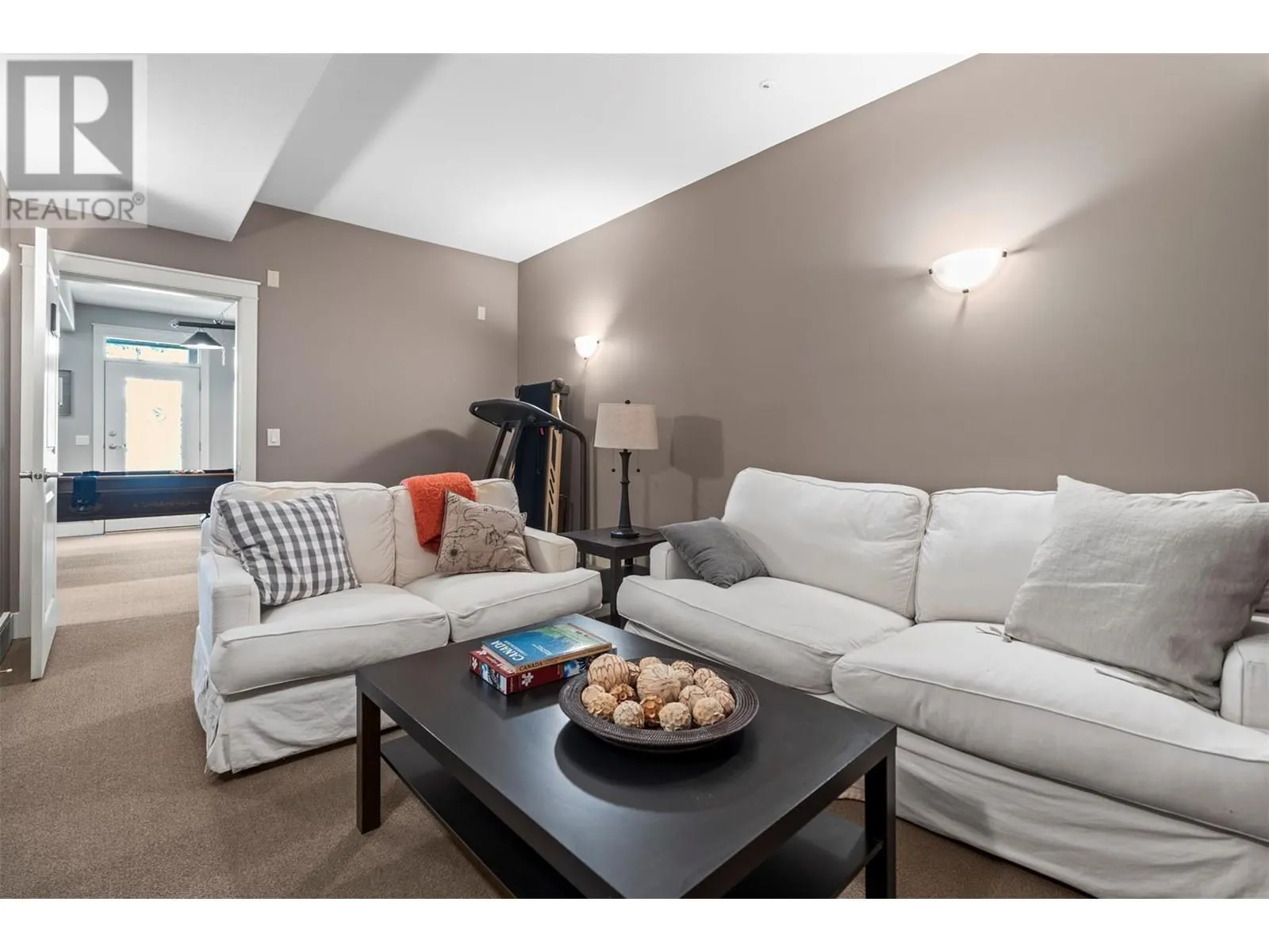 140 Mashie Crescent