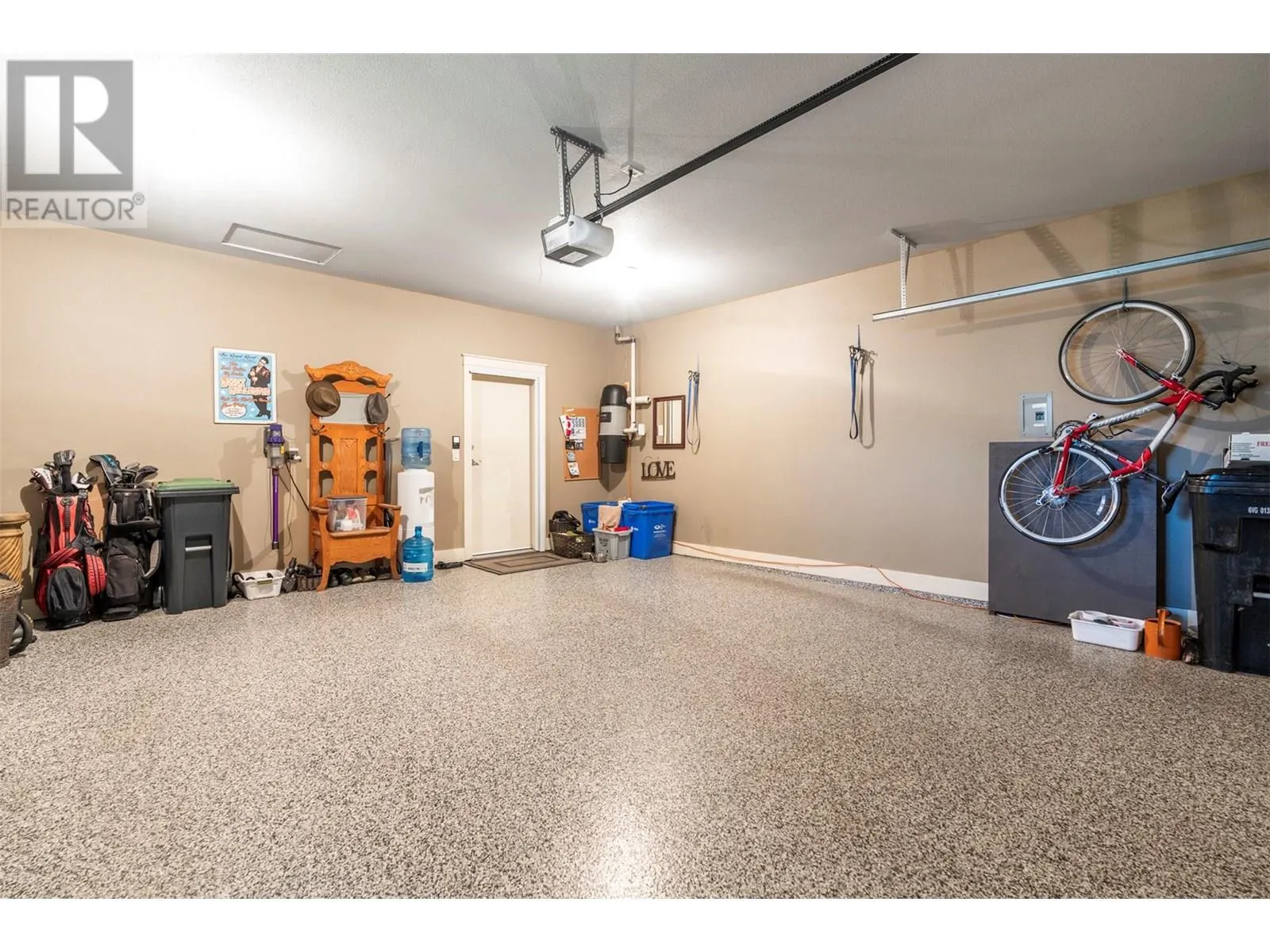 140 Mashie Crescent