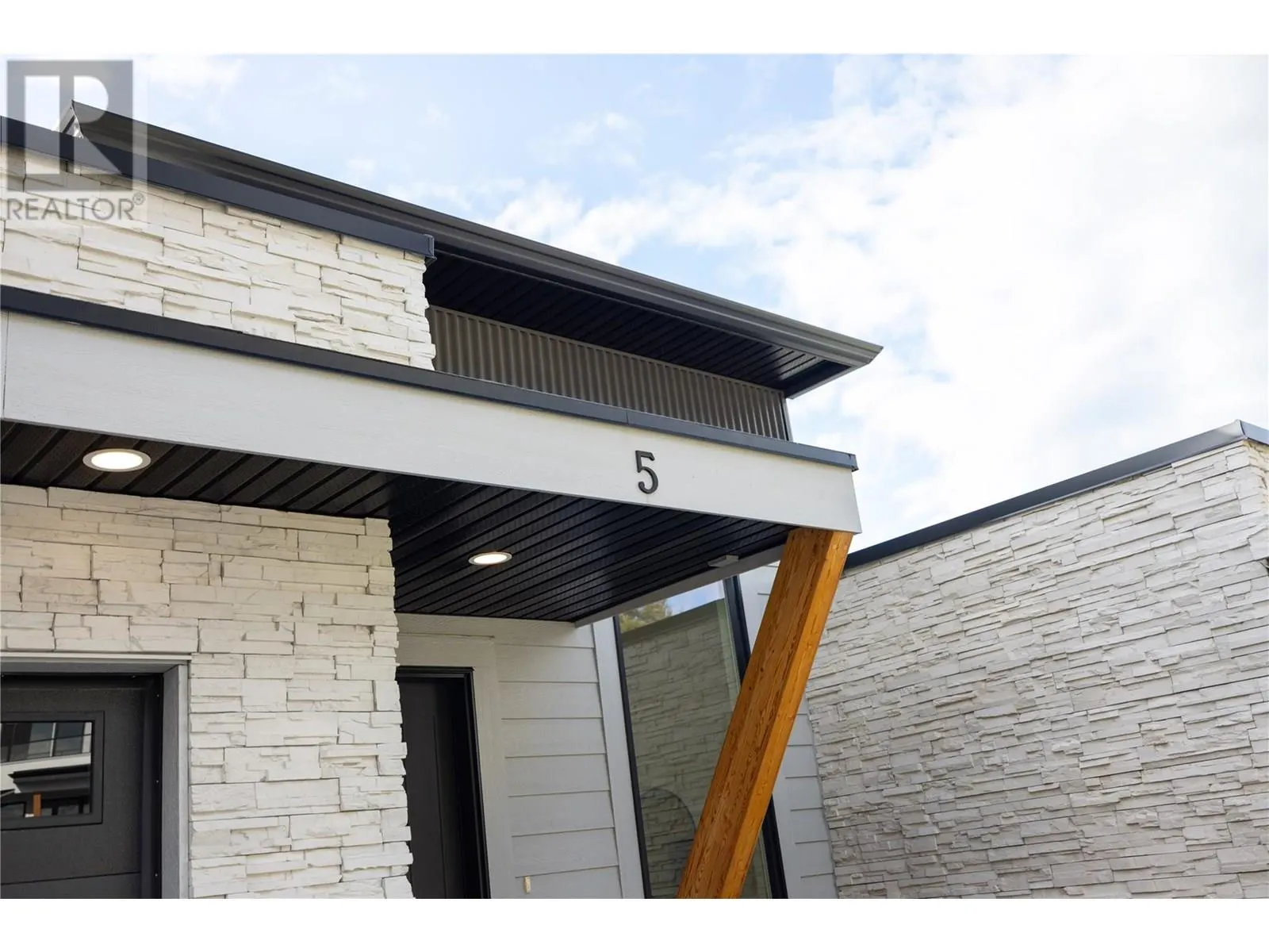 269 Diamond Way Unit# 5