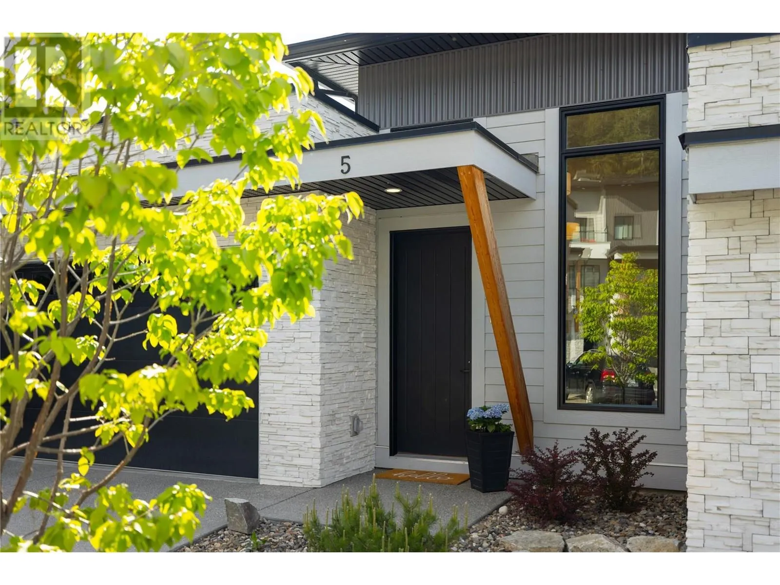 269 Diamond Way Unit# 5