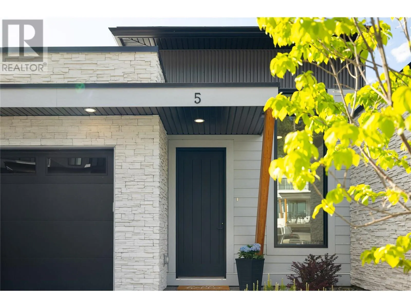 269 Diamond Way Unit# 5