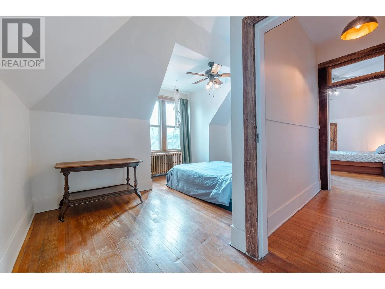 304 Second Street E