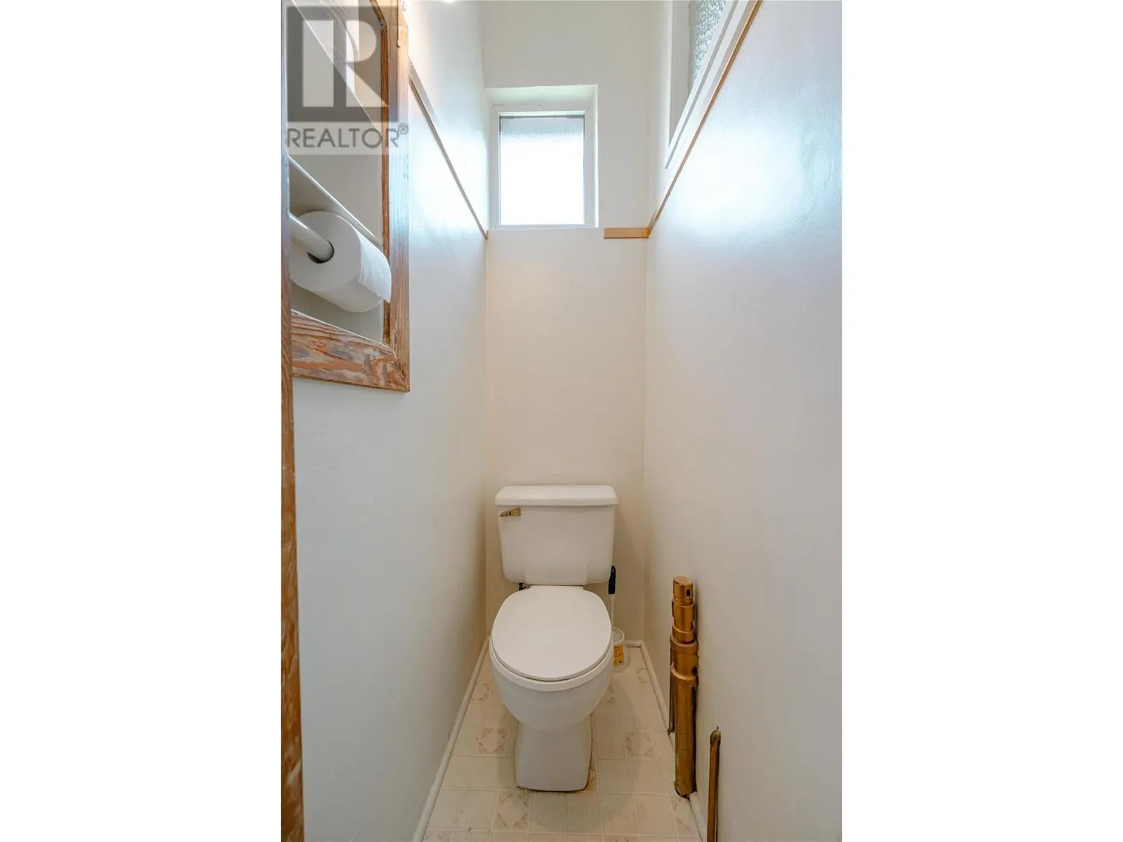 304 Second Street E