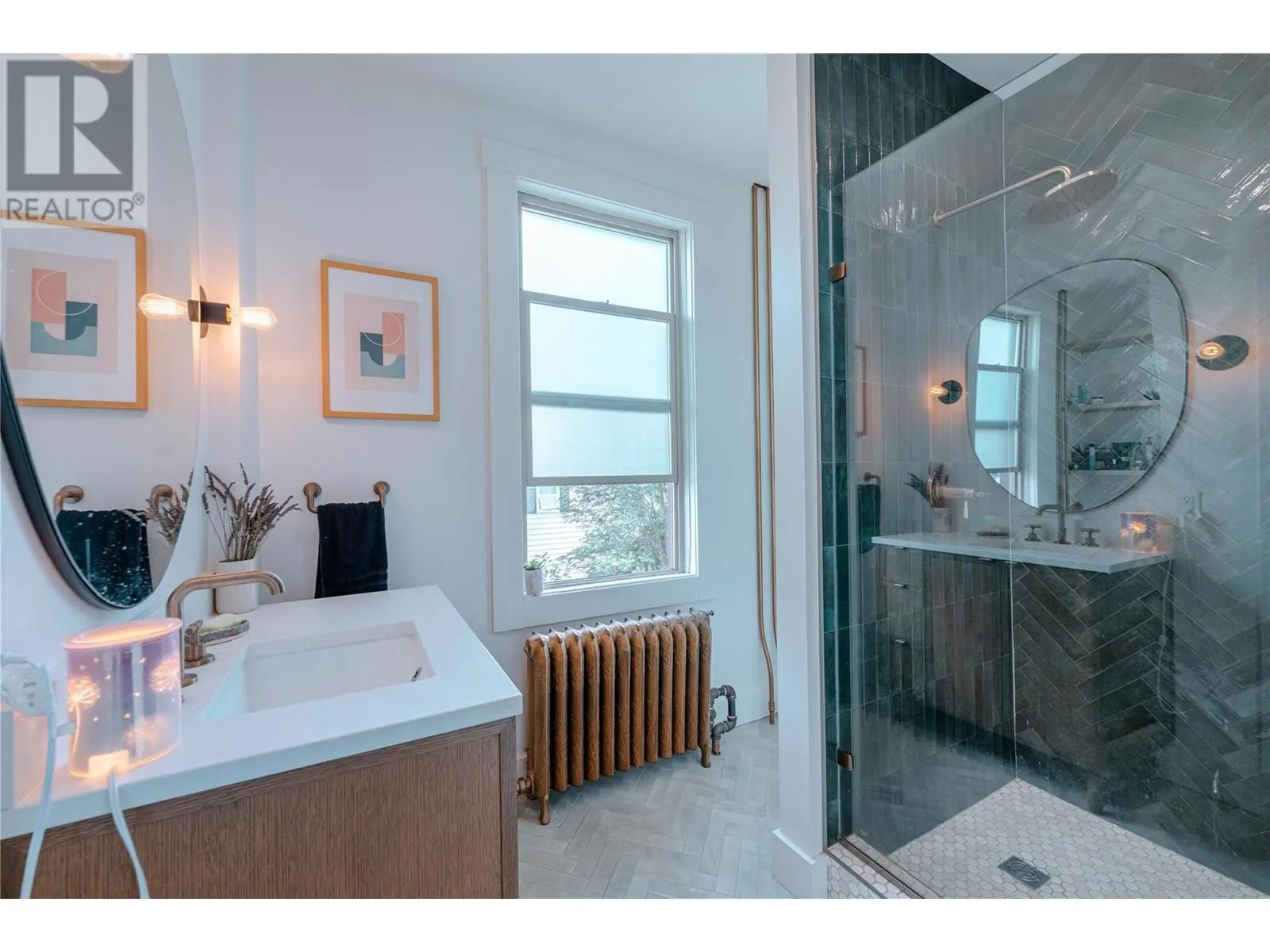 304 Second Street E