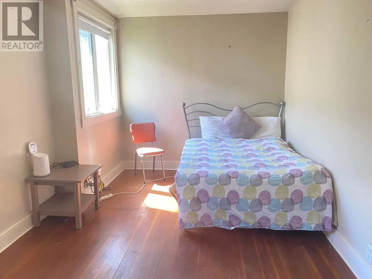 303 Second Street W