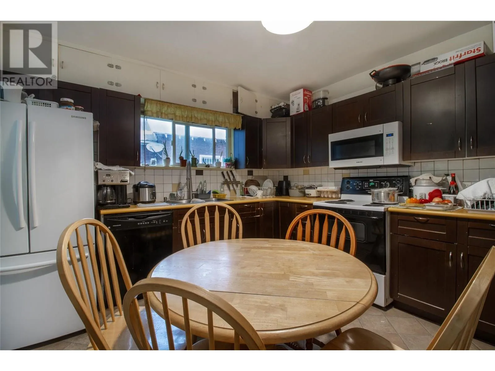 303 Second Street W