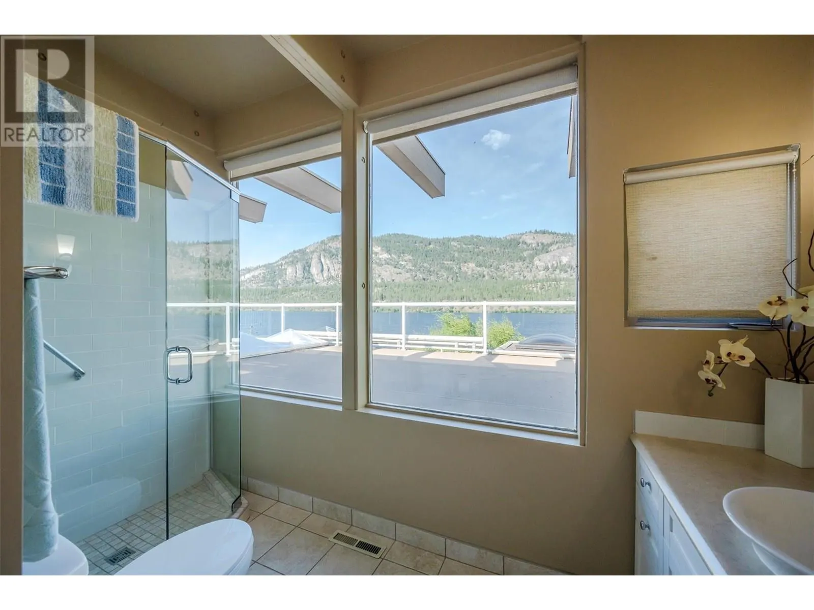 3120 Vaseux Lake Crescent