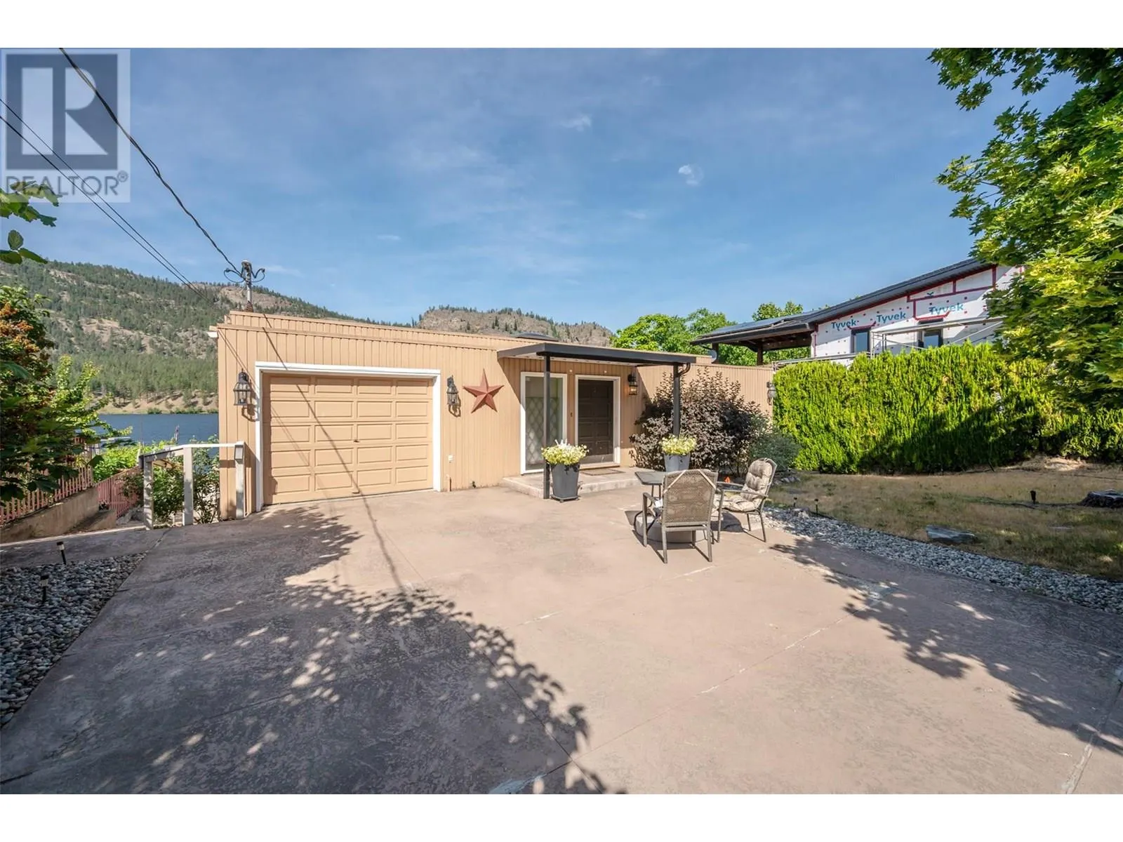 3120 Vaseux Lake Crescent
